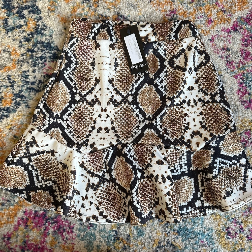 NWT Nasty Gal Snake Print Mini Skirt​​ - Picture 3 of 3